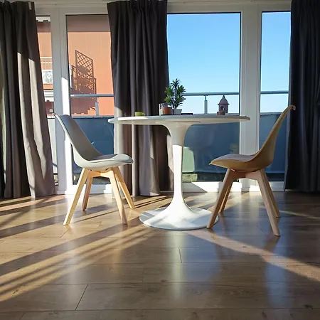 Sky View With Swimming Pool, Ac, Wifi, M2 Bed & Breakfast 4*