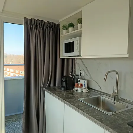 Bed & Breakfast Sky View With Swimming Pool, Ac, Wifi, M2 Milaan